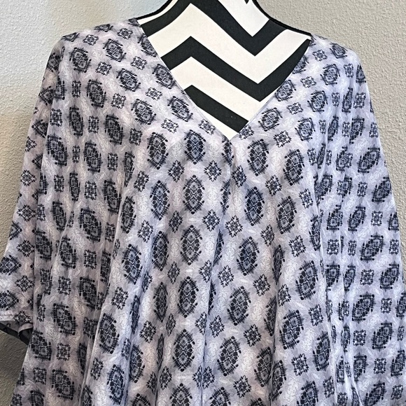 Velvet by Graham & Spencer Sz L Batik Tie-Dye Print Boho Kaftan Tunic Top - Picture 4 of 13